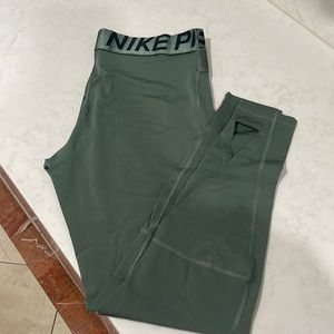 Nike Pro leggings